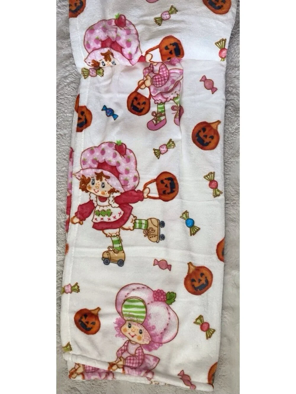 Strawberry Shortcake Huckleberry Pie Raspberry Tart Halloween Throw Blanket NEW